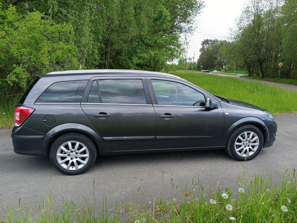 Opel Astra H 1.6T Cosmo