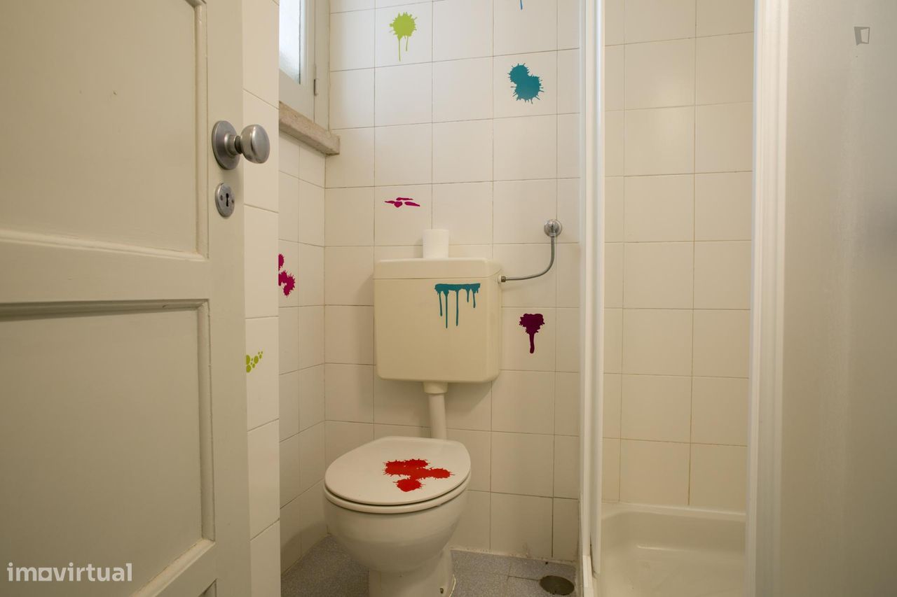 46960 - quarto de solteiro em um de 4 quartos...