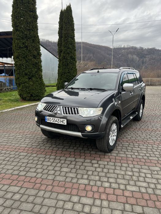 Mitsubishi padjero sport