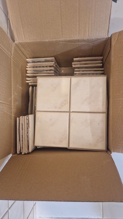 Plytki ścienne 10x10 beżowe za darmo ok. 5 m
