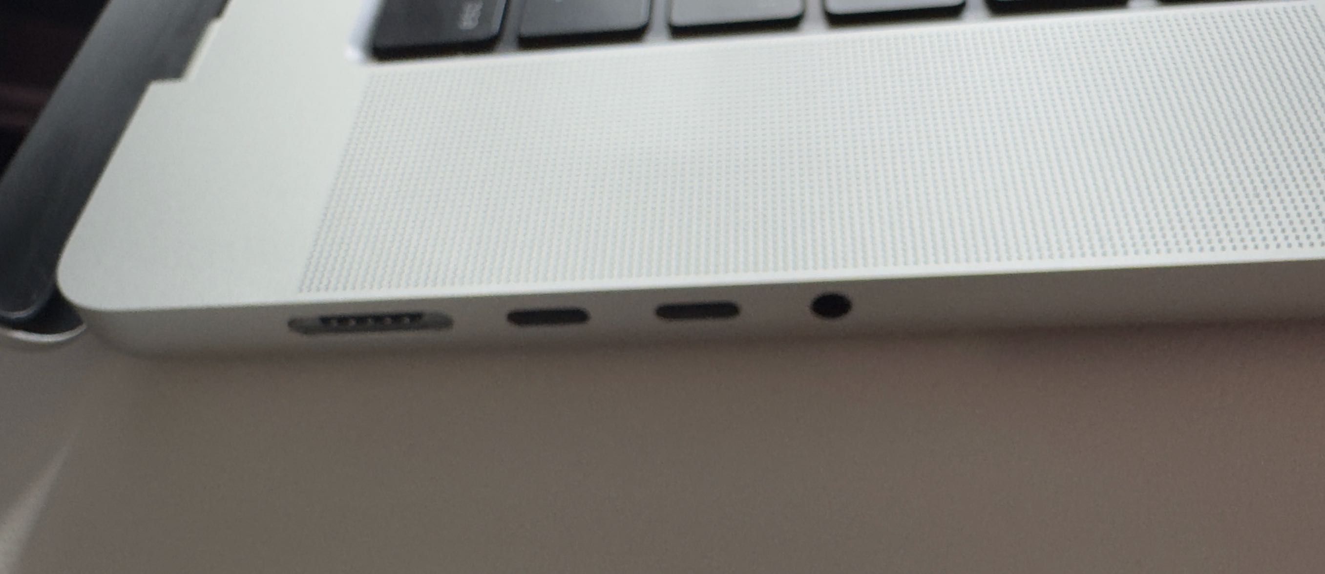 Apple MacBook Pro 16" 2022 M1 Pro 16/512GB Silver, polisa 10.2027