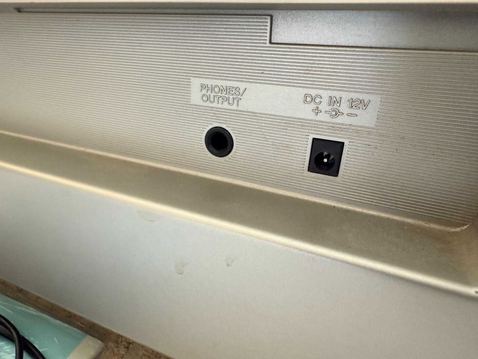 YAMAHA Keyboard Portable Grand DGX-305 pianino cyfrowe, 1 właściciel