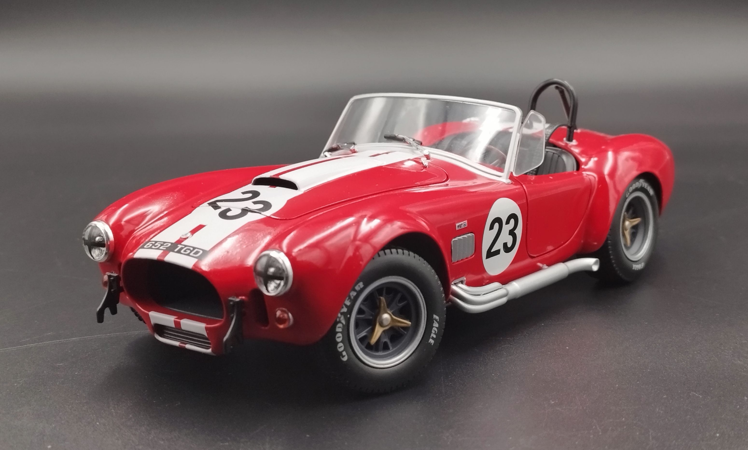 1:18 Solido 1965 Shelby Cobra Racing #23 model używany