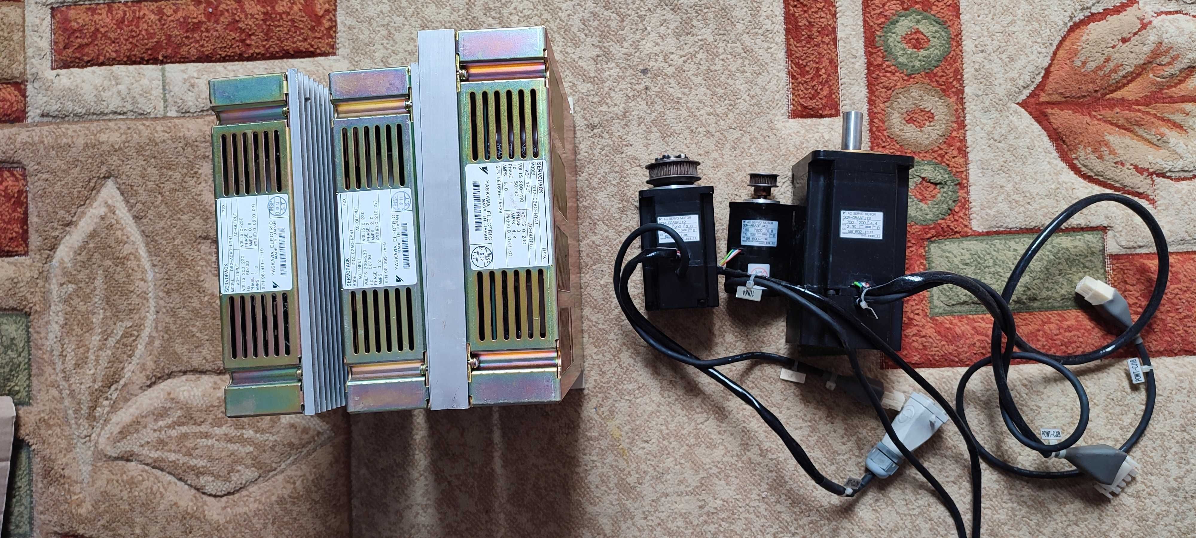 Yaskawa Servopack + servomotor 3 osie