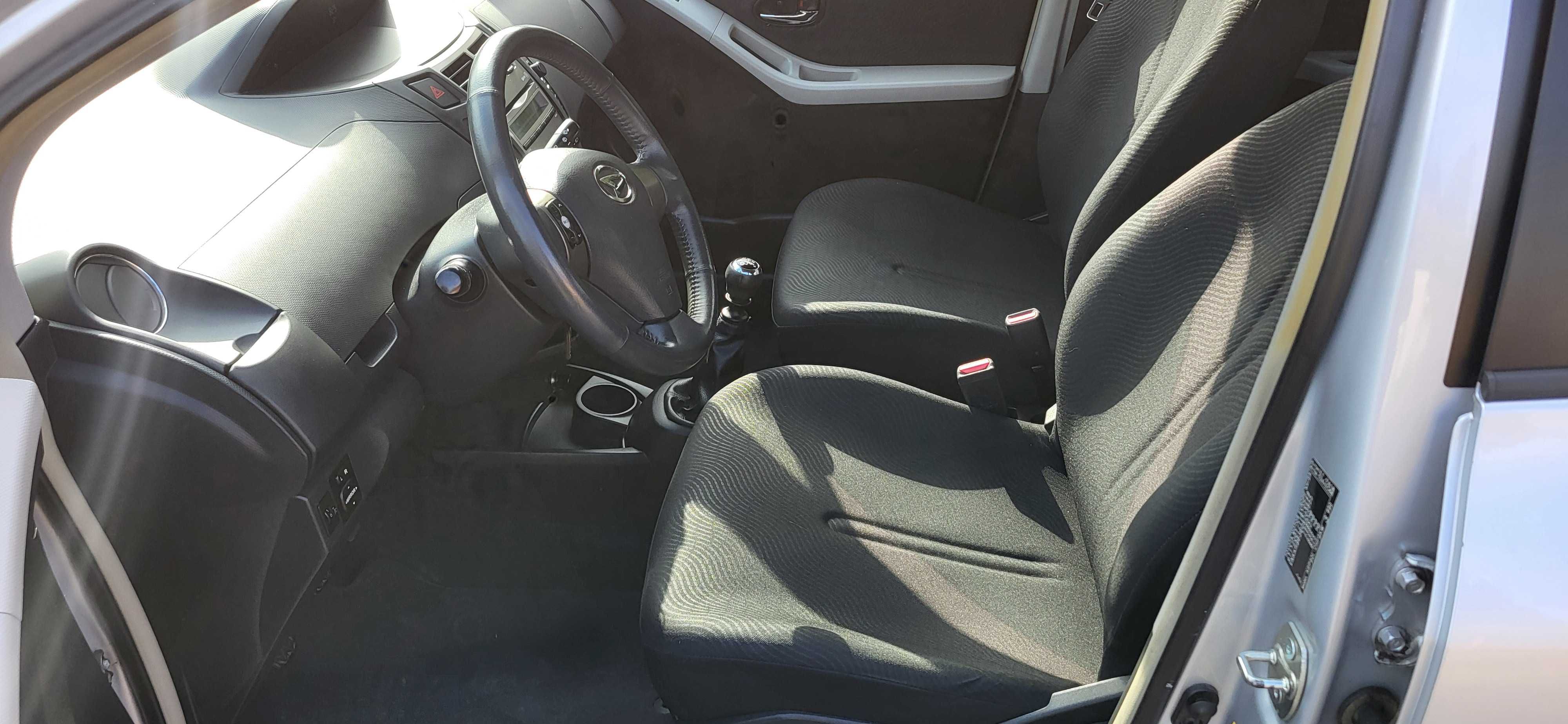Daihatsu Charade 1.3VVTi 6biegów