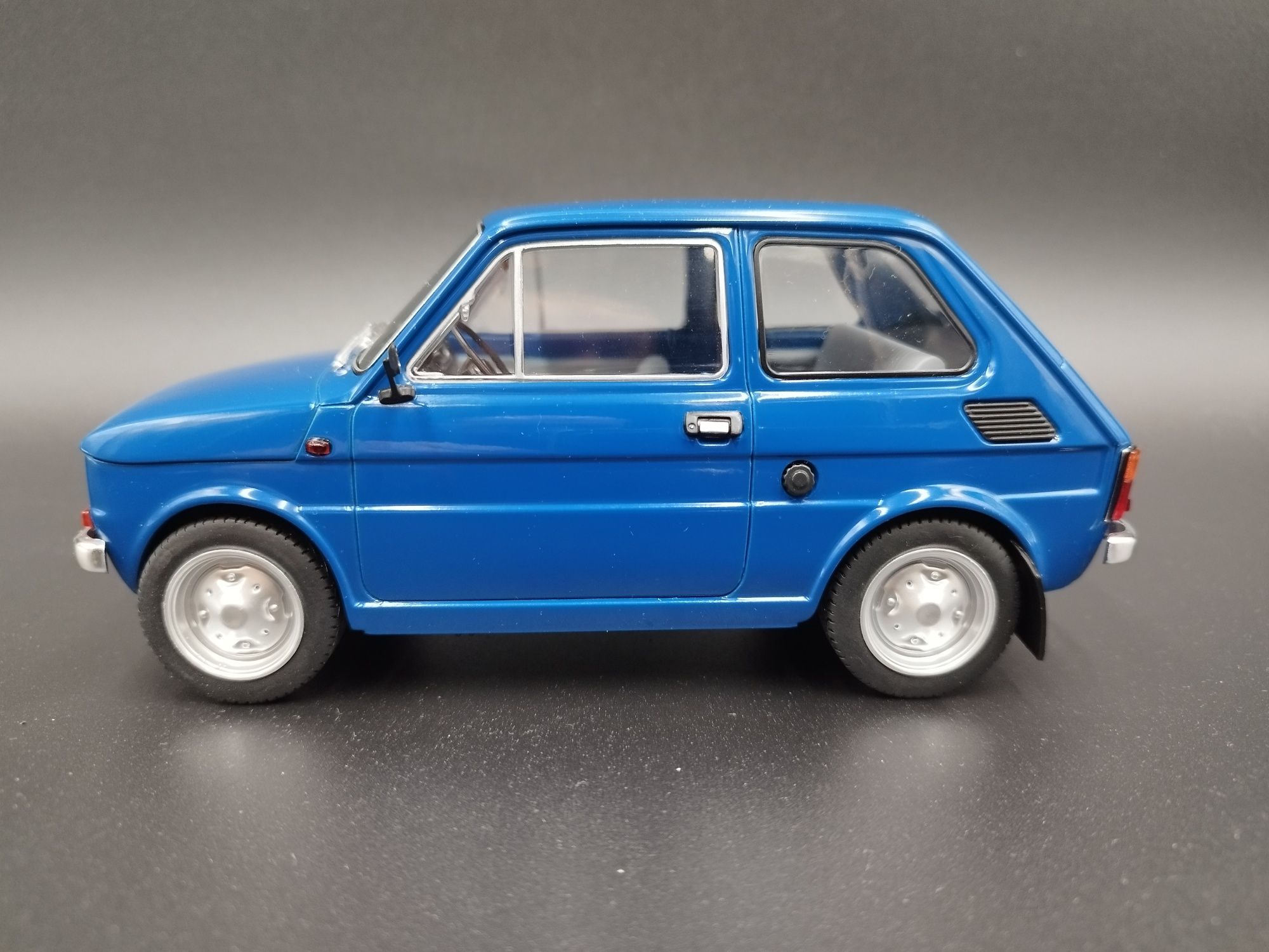 1:18 MCG Polski Fiat 126p maluch model nowy