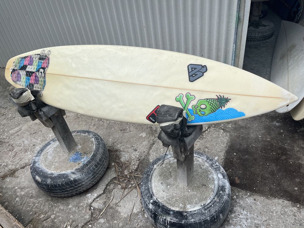 Prancha de surf pólen 6’1