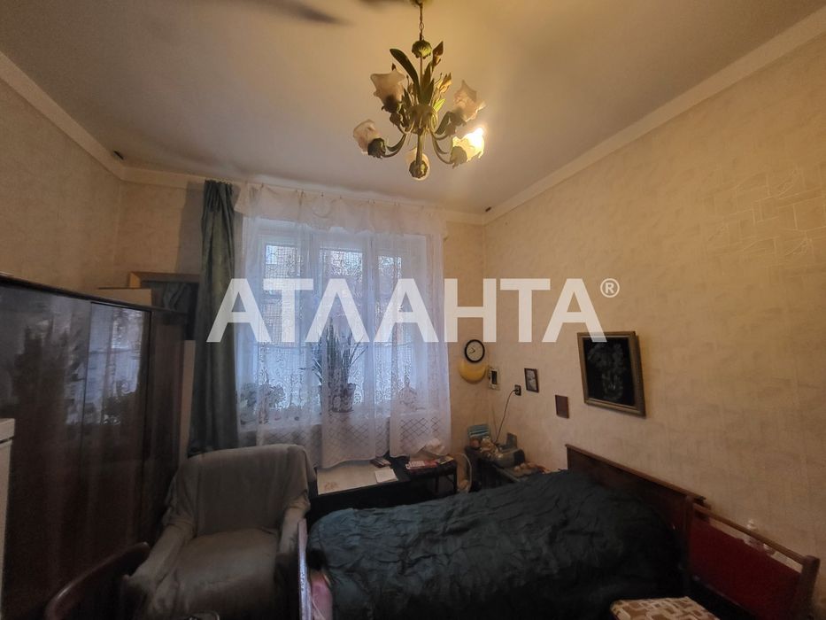 2-комнатная квартира на пр. Шевченко - сталинка