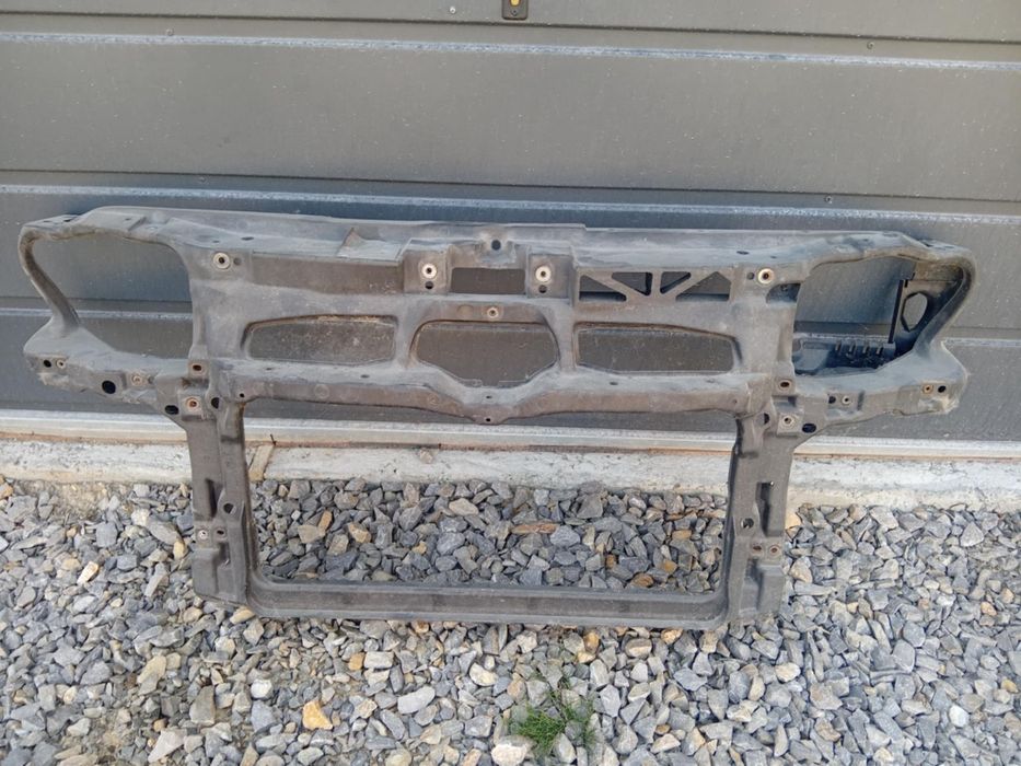 Pas przedni Volkswagen Golf 4