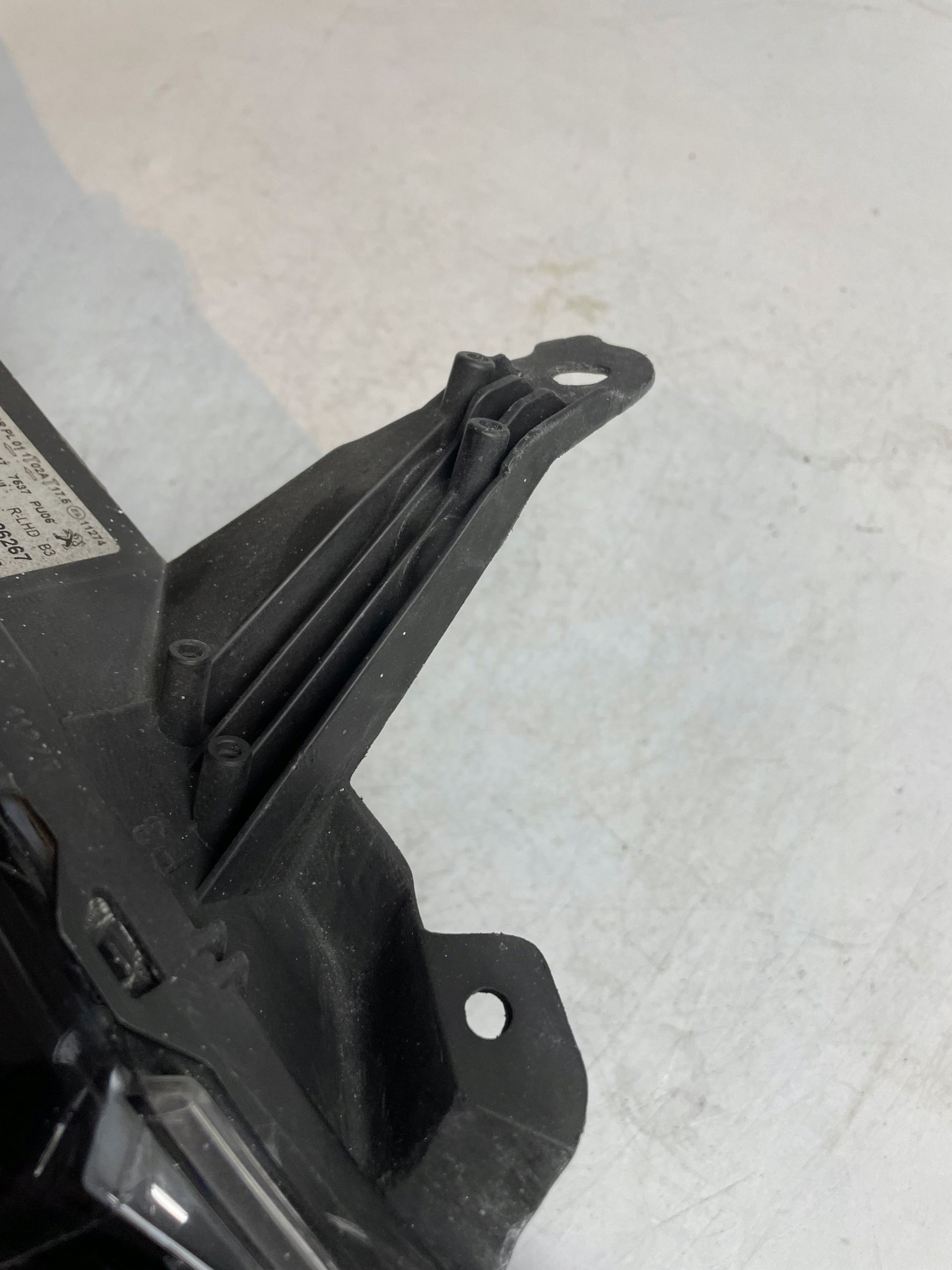 Lampa przód przednia prawa PEUGEOT 108