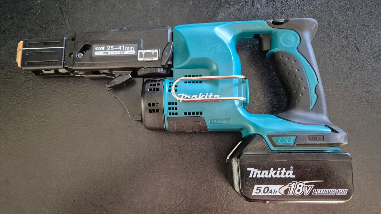 Akumulatorowa wkrętarka taśmowa z magazynkiem do GK MAKITA DFR450X NOW