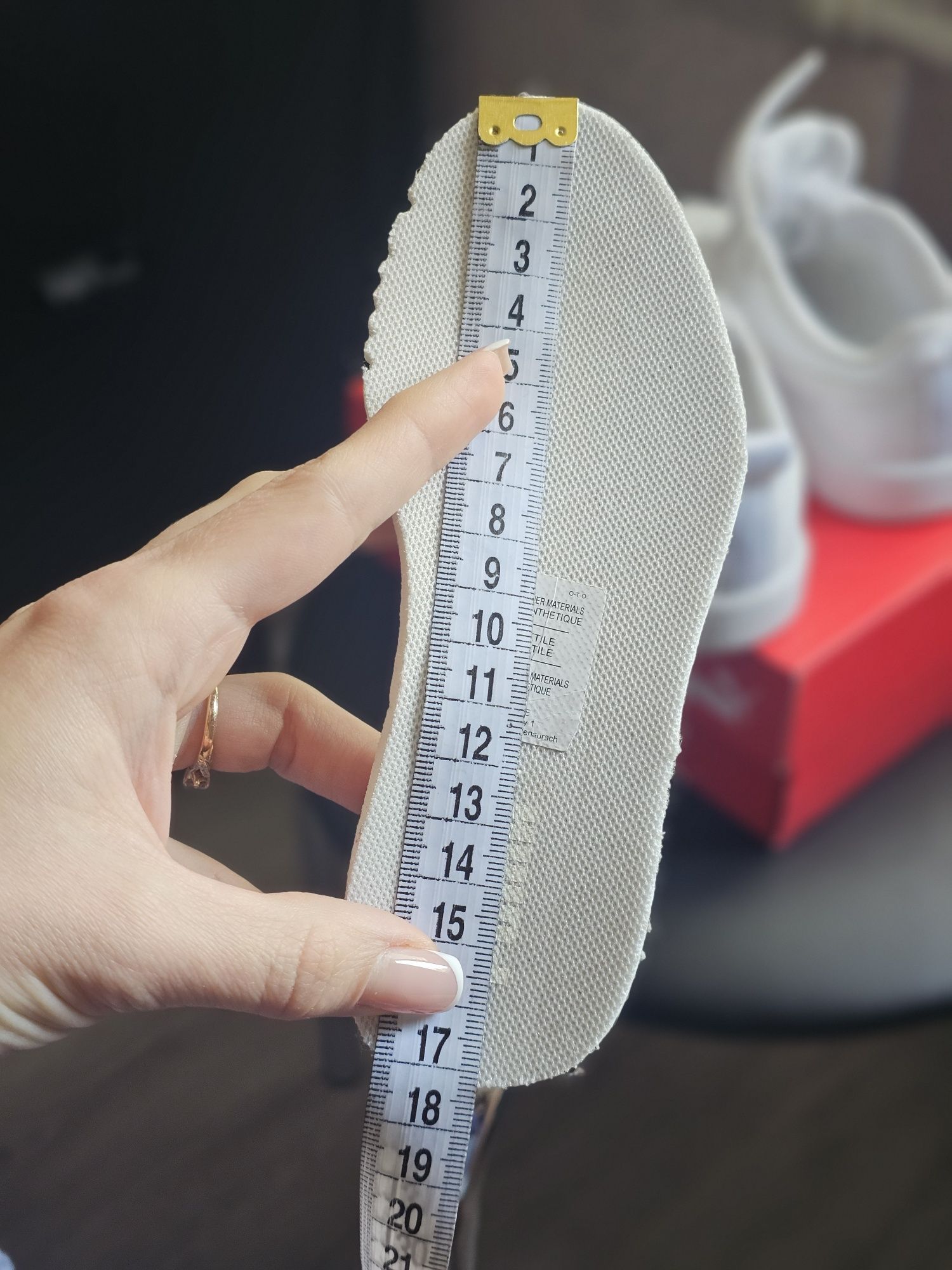 Белые кроссовки puma