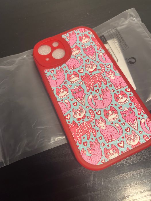 Sprzedam nowe etui na iPhone 13