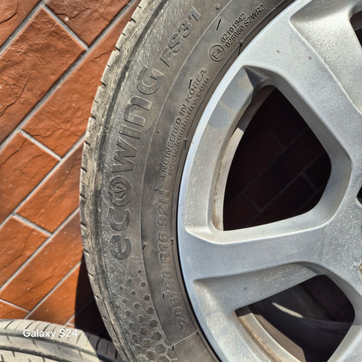 Felgi 16 Audi A4 5x112 Kumho Ecowing