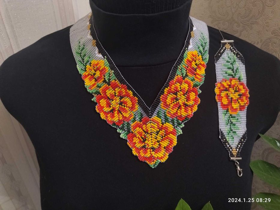 Гердан кутовий з бісеру