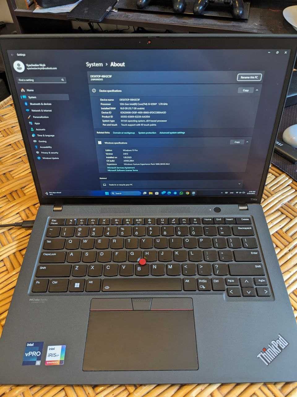 Lenovo thinkpad t14s gen 3 touch I5-1250p 16/256