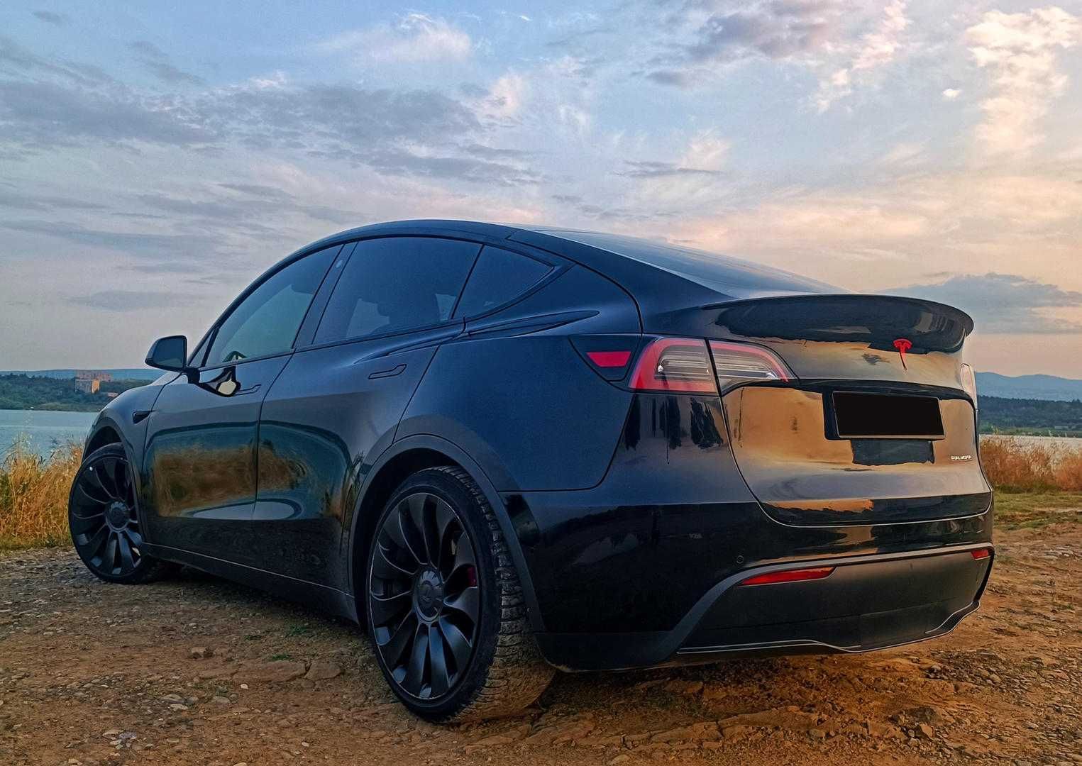 Tesla Model Y 2022
I покоління  Long Range 82 kWh Dual Motor  AWD