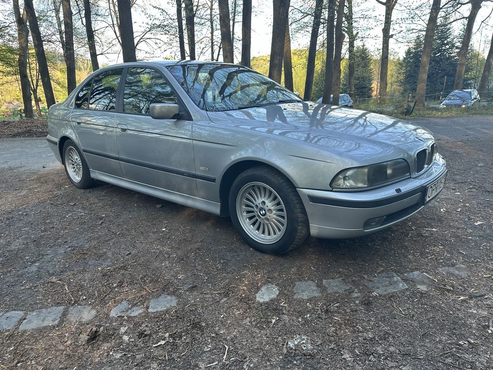 BMW E39 528i BMW 5