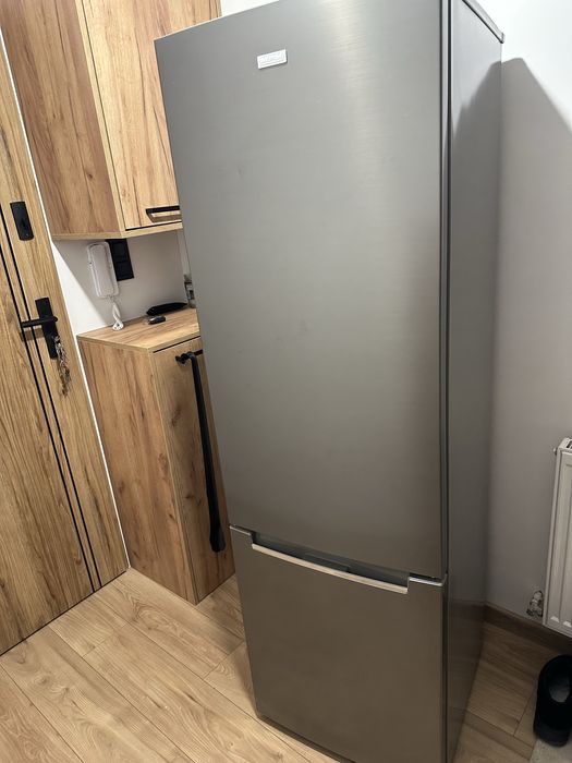 Lodowka 175 cm srebrna