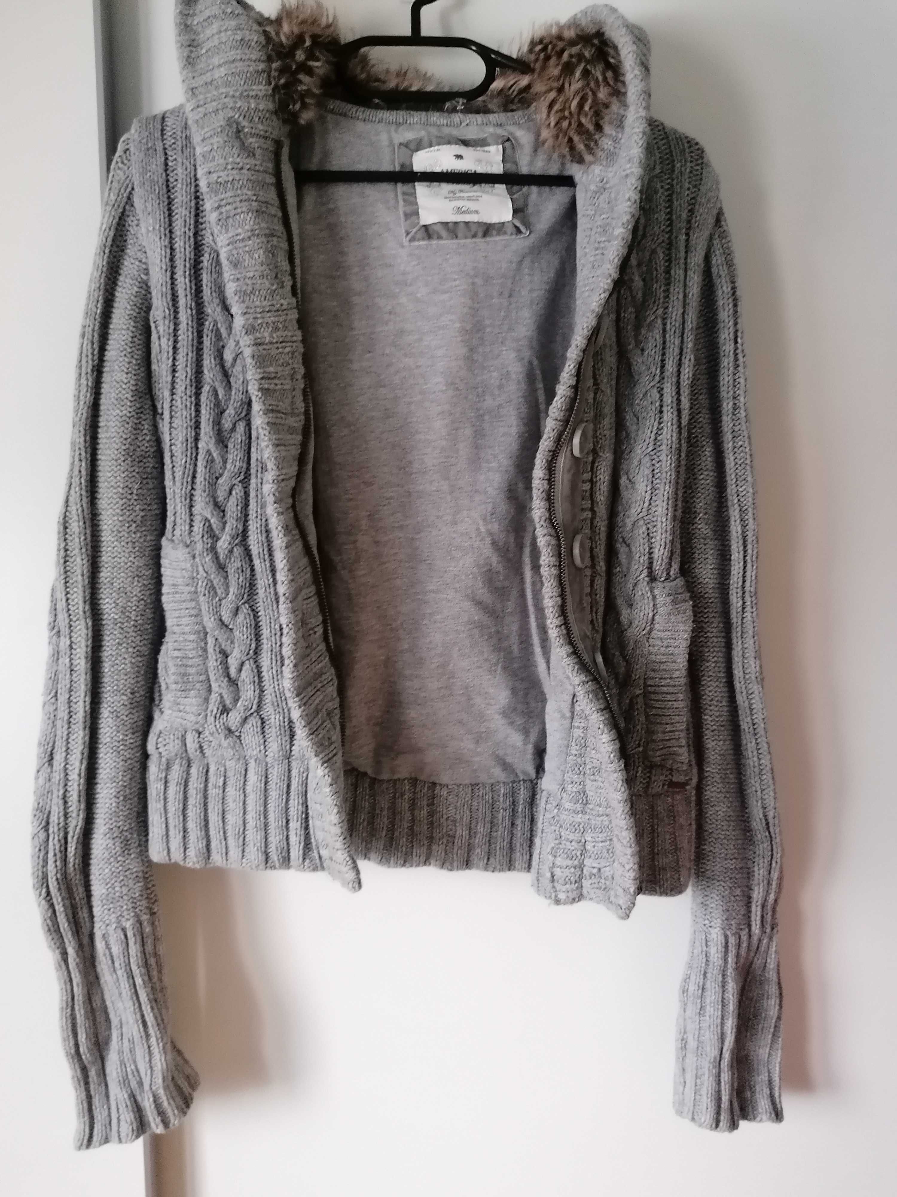 Bluza sweter dziewczęcy wełniany na podszewce 140/146