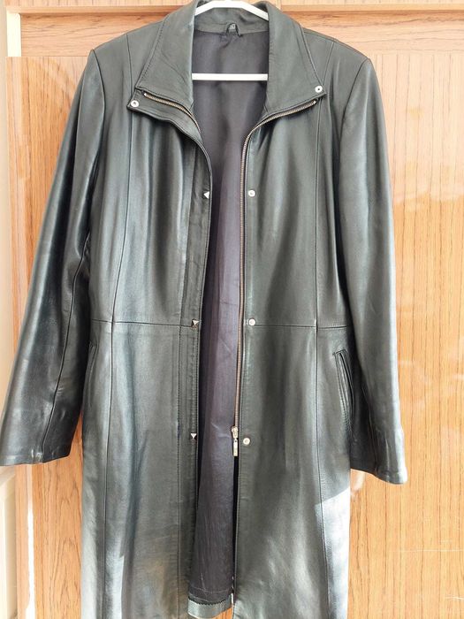 Płaszcz damski skórzany.