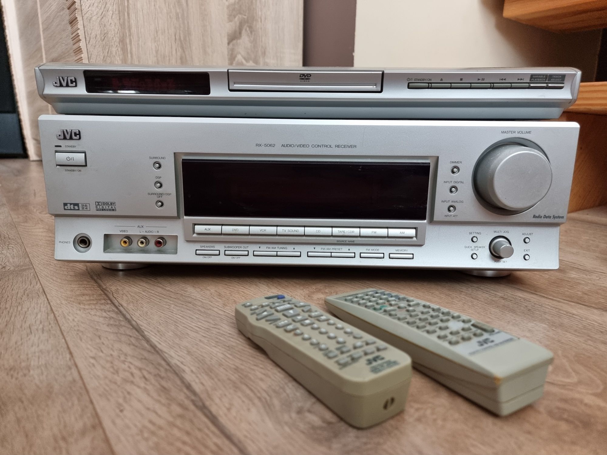 Amplituner wzmacniacz JVC RX-5062 + DVD JVC XV-N342 + piloty