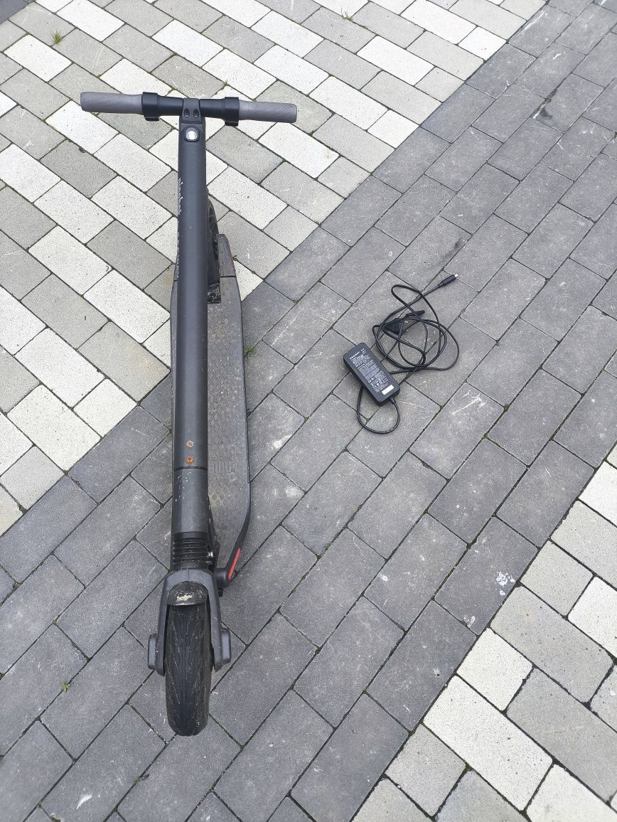 Електросамокат Segway