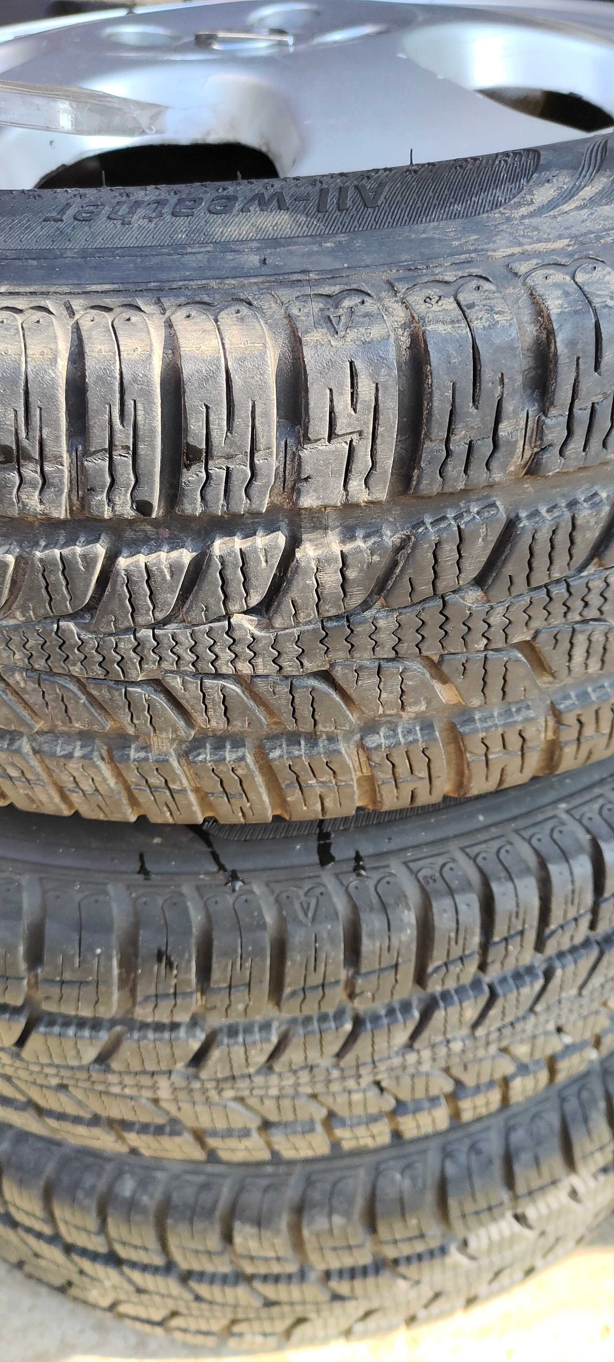 Opony wielosezonowe Roadstone npriz4s 195/65R15 4 sztuki + dodatki