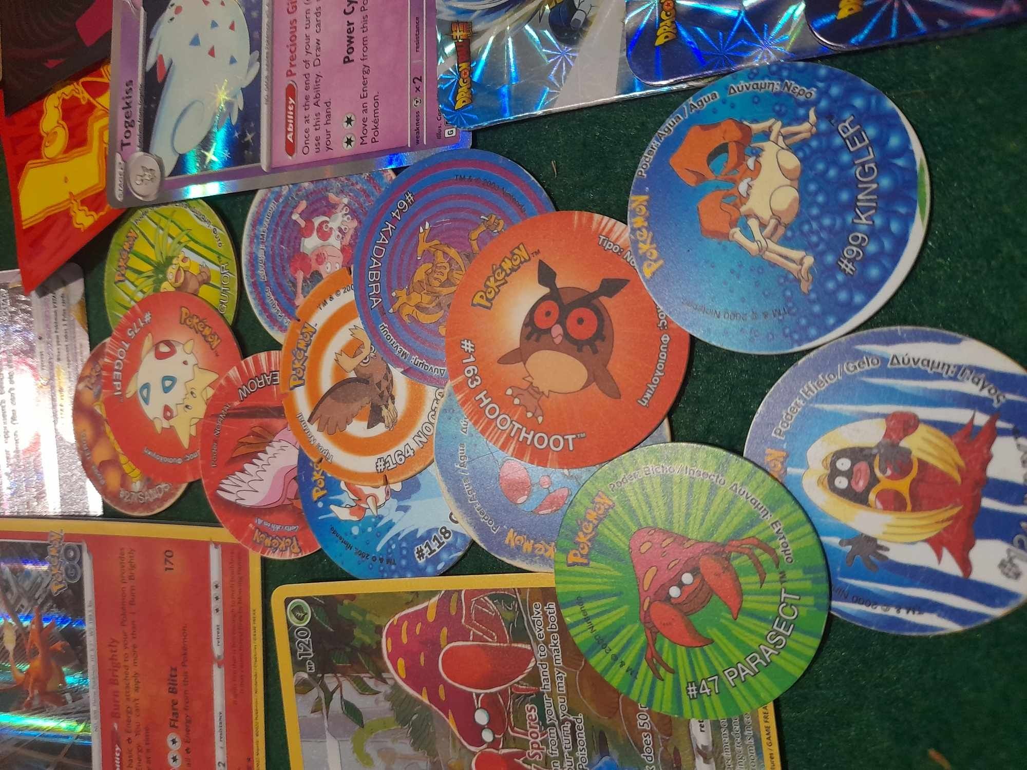 Vendo lote cartas Pokémon , tazos , caixa , tudo o que se vê na imagem