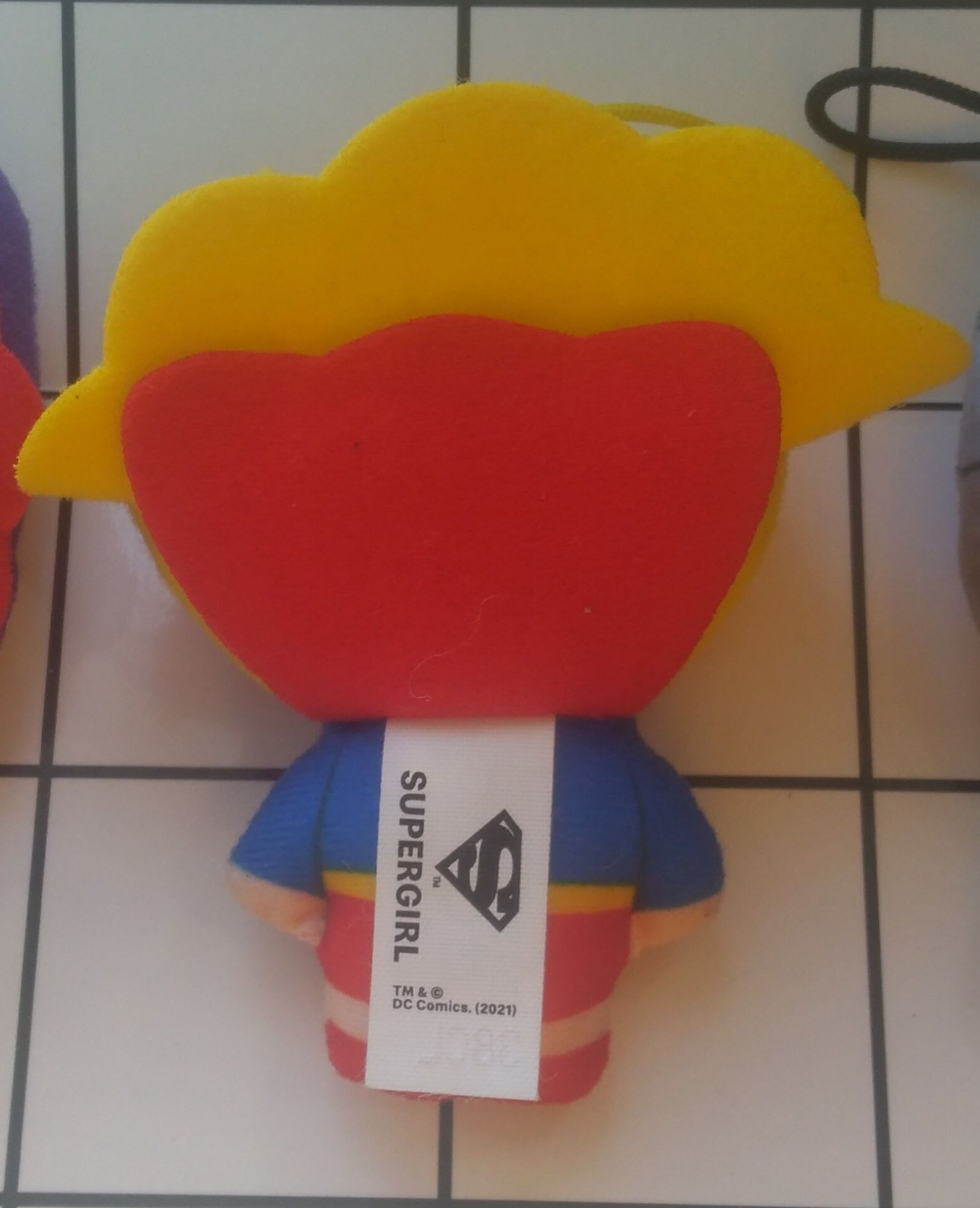 Zabawka/zawieszka, Supergirl, McDonald's 2021r.