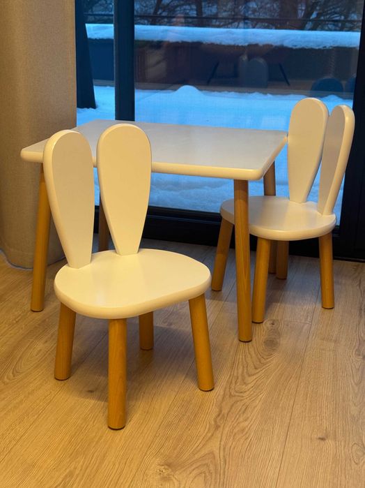 Rabbit - drewniany stoliczek z dwoma krzesłami do pokoju dziecka