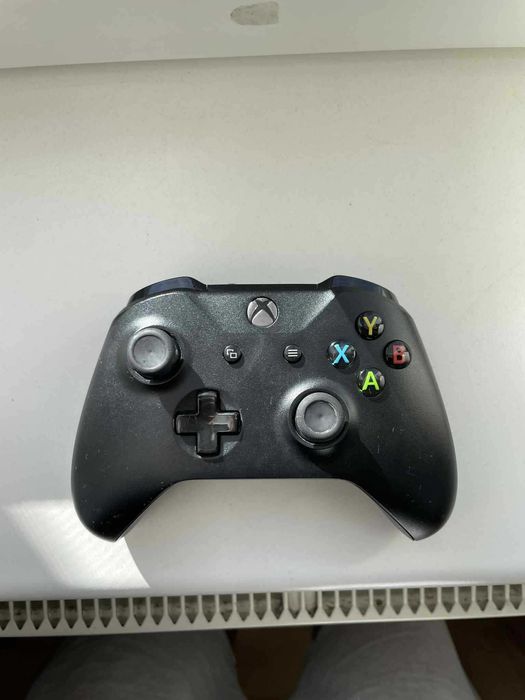 Xbox One X 1TB (z napędem) Bardzo dobry stan | Pad | Pełne okablowanie