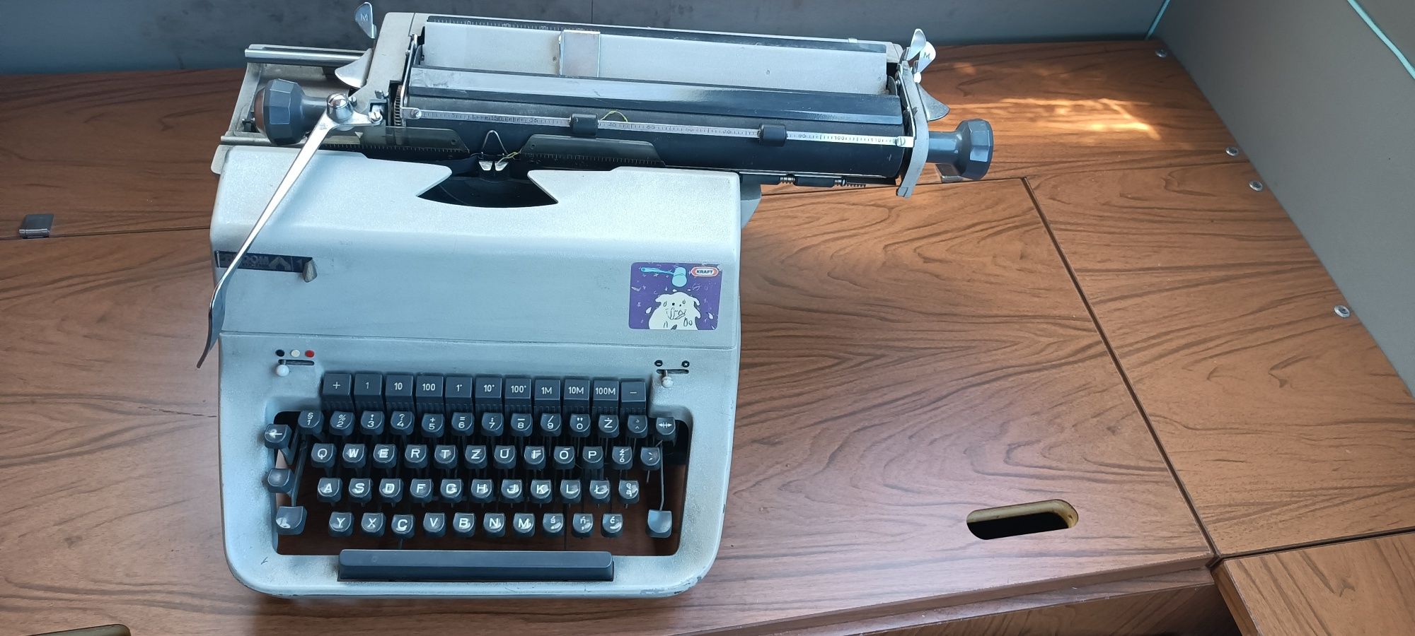 Maszyna do pisania Łucznik 1002