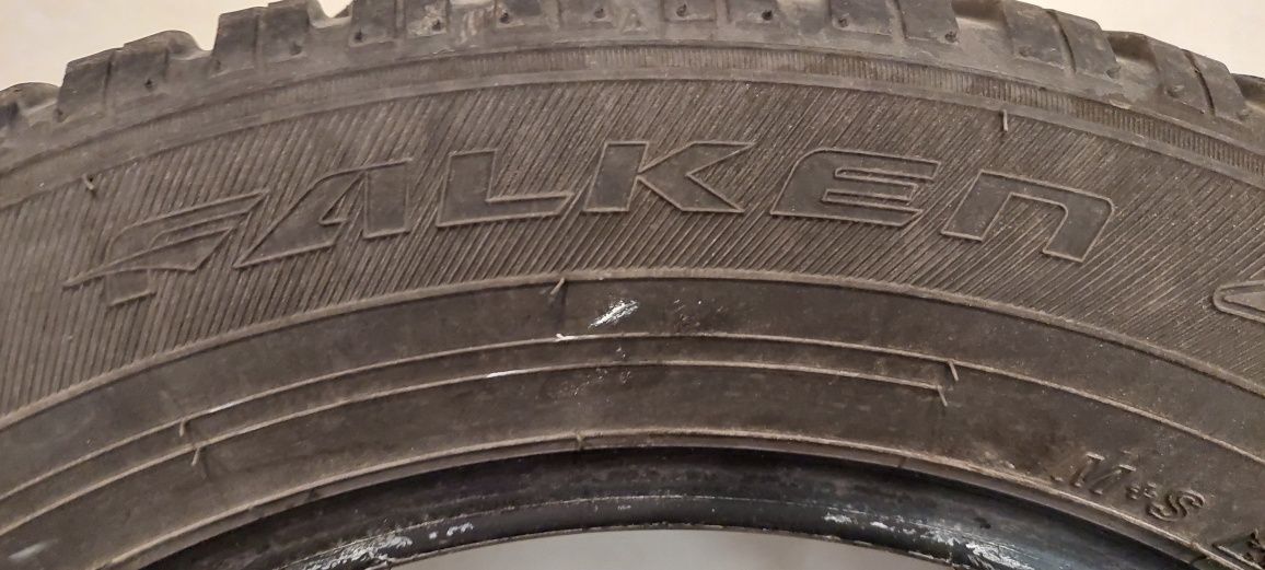 Komplet 4 opon Falken Eurowinter 215/60 R17 po 1 sezonie