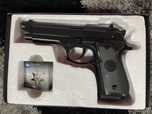 PISTOLA M9 GREEN GAS AIRSOFT (PORTES GRATIS)