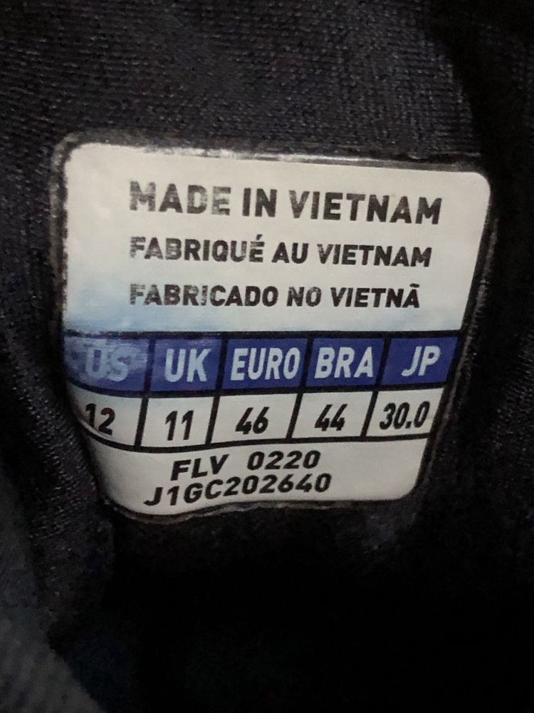 Кросівки Mizuno Wave для бігу і повсякдення 46 45,5 45 44,5 30 29,5