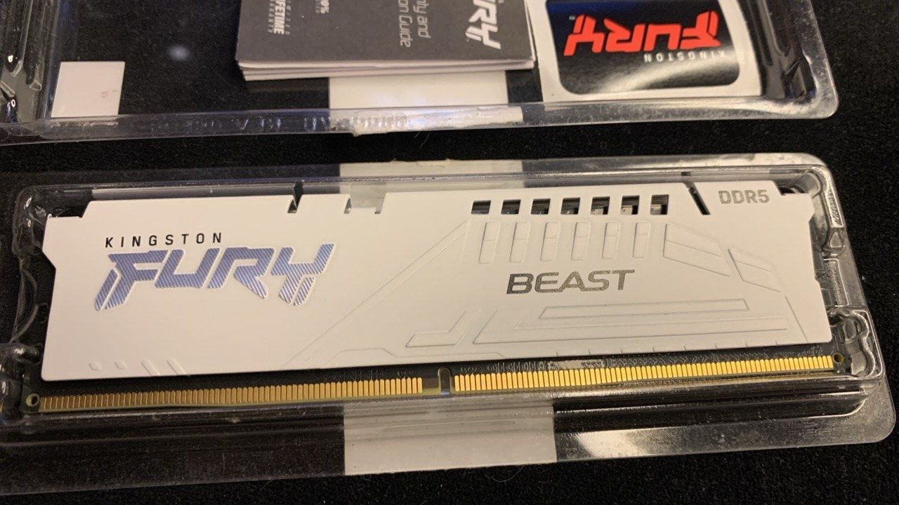 Модуль Памяти Kingston FURY Beast White DDR5-5600 16GB KF556C36BWE-16