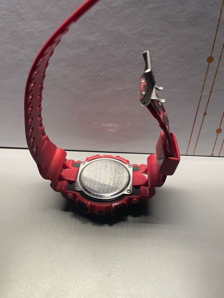 Casio GSHOCK GA-100CM wyjatkiwa kolorystyka