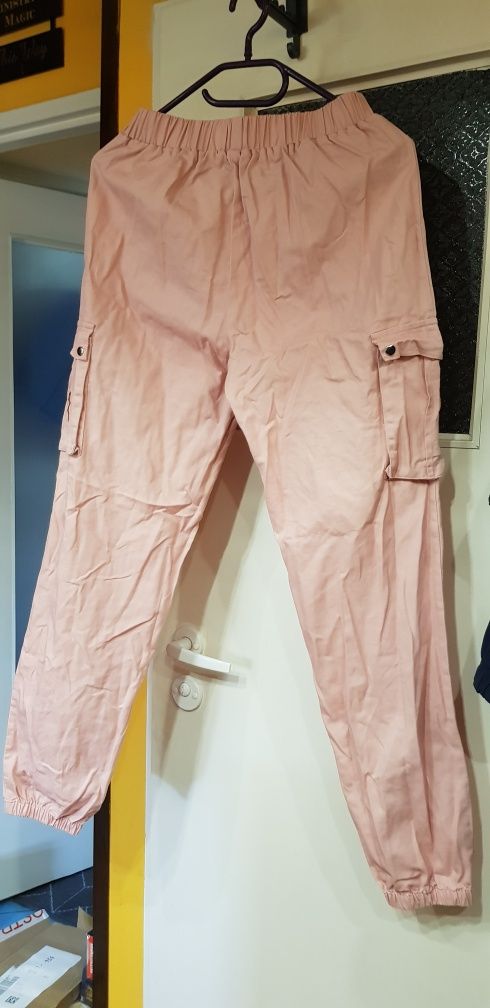 Spodnie bojówki różowe