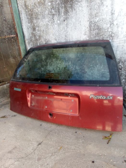 Fiat Punto mala traseira
