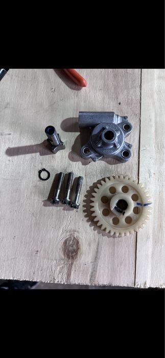 Масляний насос Bajaj Pulsar NS 200