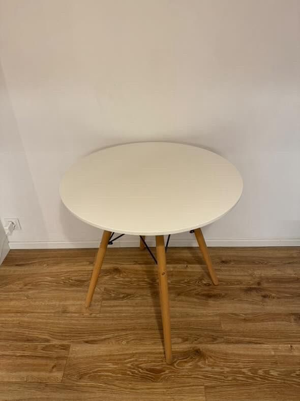 Stolik biały okrągły ikea