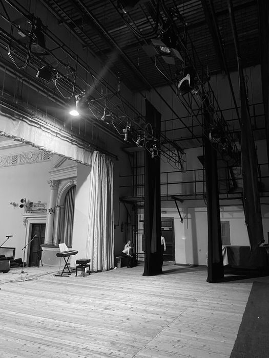 Викладач вокалу і фортепіано