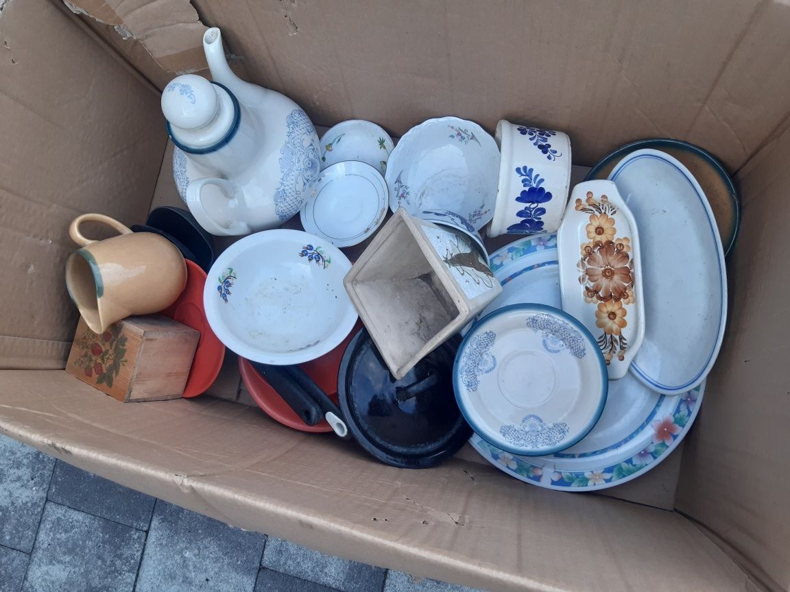 Stara porcelana z prlu.