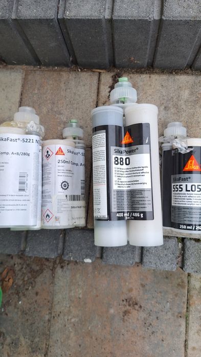 Kleje sikapower 880 i sikafast 555 L05