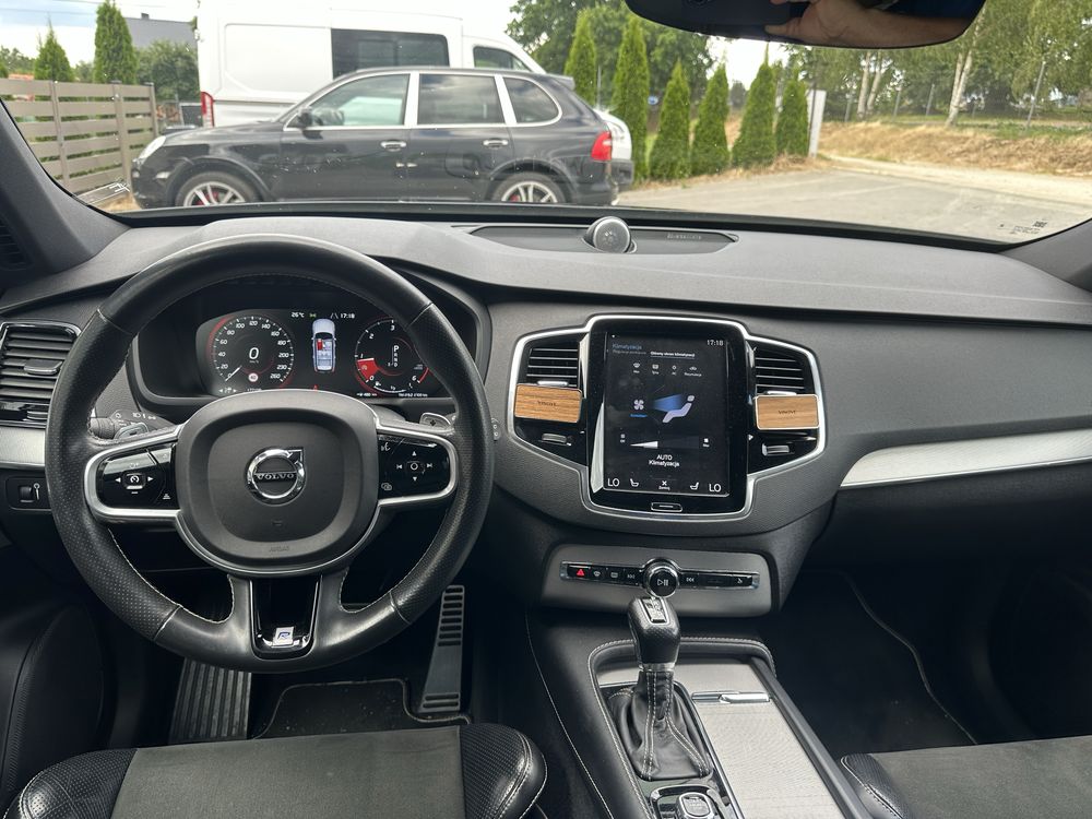 VOLVO XC90 R-Design