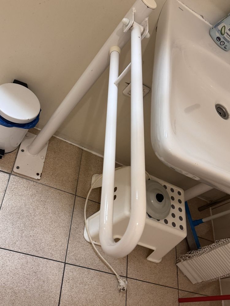 Uchwyt podlogowy dla niepełnosprawnych  3sztz