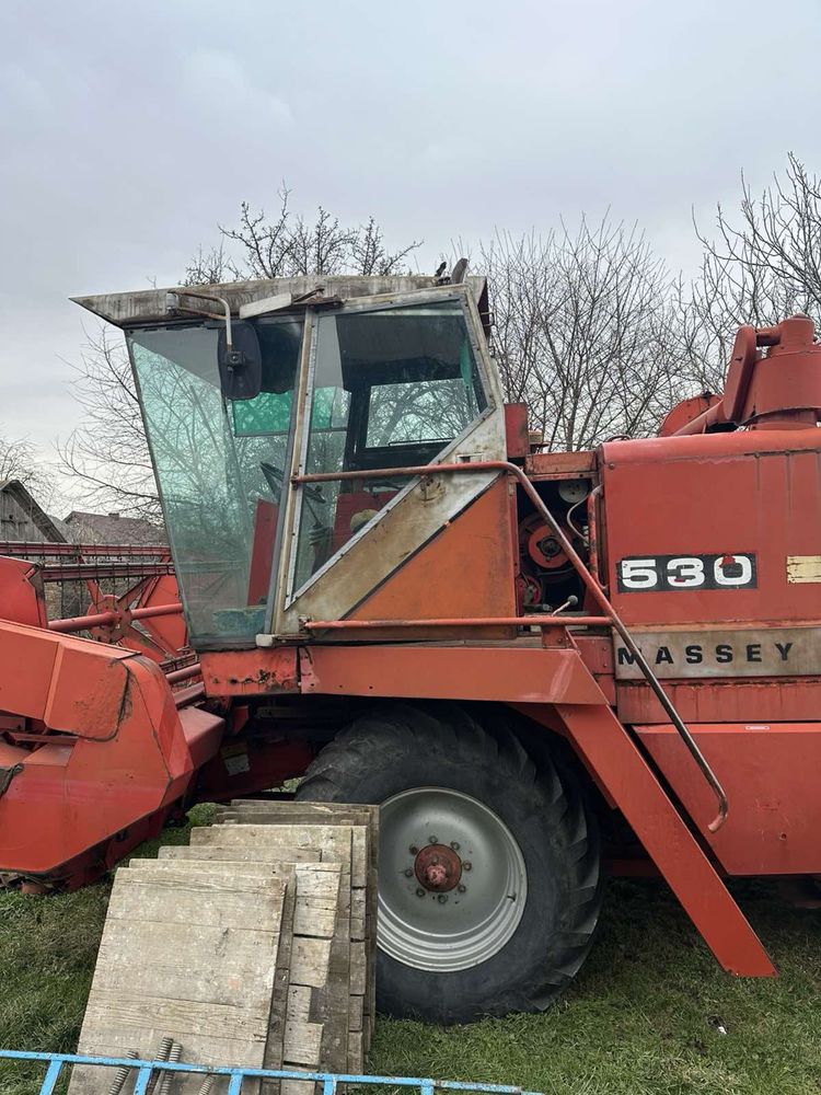 Продається комбайн Massey Ferguson 520