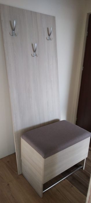 Wieszak z siedziskiem na buty pufa stan idealny