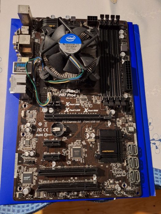 Plyta glowna asrock h87 pro4 z procesorem Intel Xeon e3-1231 oraz chlo